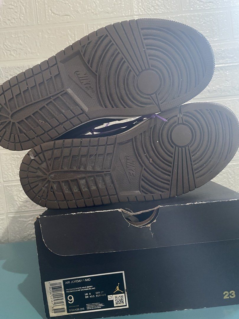 Jordan Mid (Category: Sneakers) located in Manila. Submitted by xyluv (Listing ID 1466334910, Image 3). Description: Air Jordan Mid Palomino Rarely used Used with care With box.