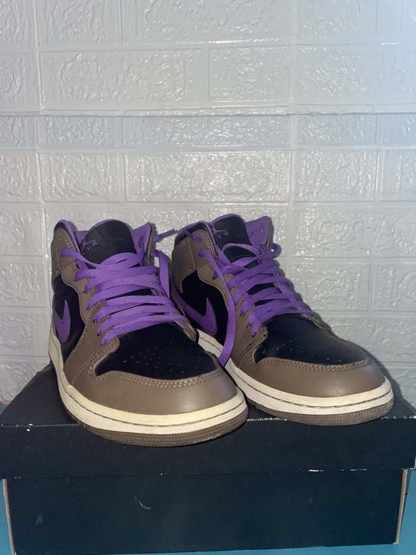 Jordan Mid (Category: Sneakers) located in Manila. Submitted by xyluv (Listing ID 1466334910, Image 1). Description: Air Jordan Mid Palomino Rarely used Used with care With box.