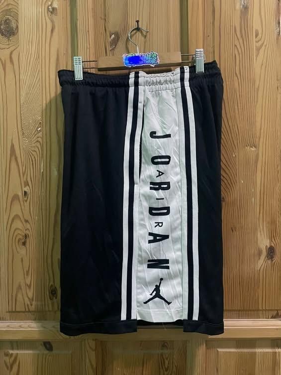 Jordan Script (Category: Activewear) located in Manila. Submitted by kennethgup36225 (Listing ID 1466249876, Image 1). Description: Jordan Script Size : 3XL on tag (youth size ) ‎Dimentions ‎Waist : 34-36 (Large Fittings) ‎Length: 21 ‎Excellent Condition ‎Color Rate: 9/10 ‎Issue: None ‎ ‎Claim Prize: 750+sf ‎ ‎Unli Vouch & Open For Videocall ‎Mode Of Payment(MOP) ‎-Gcash ‎-Maya ‎-Maribank ‎ ‎📍Bacoor,Cavite.