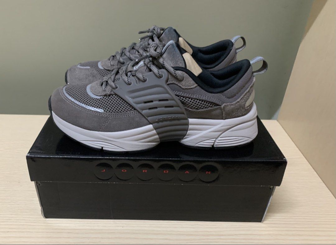 Jordan Trunner O/S (Category: Casual Shoes) located in Manila. Submitted by carbonstereoxide (Listing ID 1466162568, Image 3). Description: Jordan Trunner O/S Size: 9.5 US Mens. Fits 9-9.5 Cond: used thrice only seldomly used. - 3.5k free shipping.