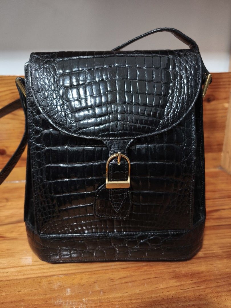 Kaiyo crocodile leather bag (Category: Cross-body Bags) located in Baguio. Submitted by queenlyne_vintage_rare_finds (Listing ID 1466266613, Image 2). Description: .