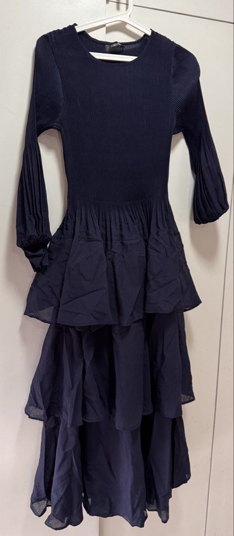 Karimadon Mina dress (Category: Dresses) located in General Trias. Submitted by rlbdg (Listing ID 1466161648, Image 1). Description: Used only once for pictorial. With receipt to see when it was bought. With paper bag..