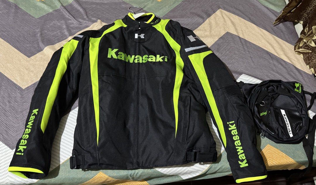 Kawasaki riding jacket bundle (Category: Coats, Jackets and Outerwear) located in Manila. Submitted by irvinekinn34805 (Listing ID 1466258940, Image 2). Description: Brandnew Kawasaki Jacket padded Size XL kawasaki Waist bag Used Kawasaki Jacket Size XL kawasaki Tail Bag Kawasaki Gloves Size XL naibenta ko na yung ninja ko naka honda na ako hindi bagay Meet ups depende pero pasig area ako or lalamove / LBC kayo mag babayad delivery fee Last price