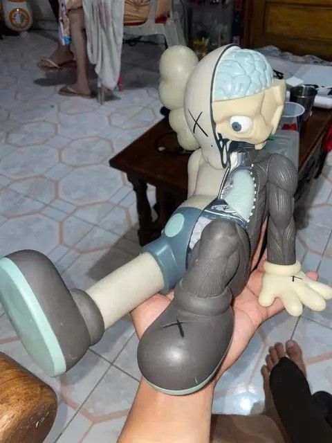 Kaws set (Category: Vintage Collectibles) located in Dasmarinas. Submitted by bujitoys (Listing ID 1466228599, Image 3). Description: .