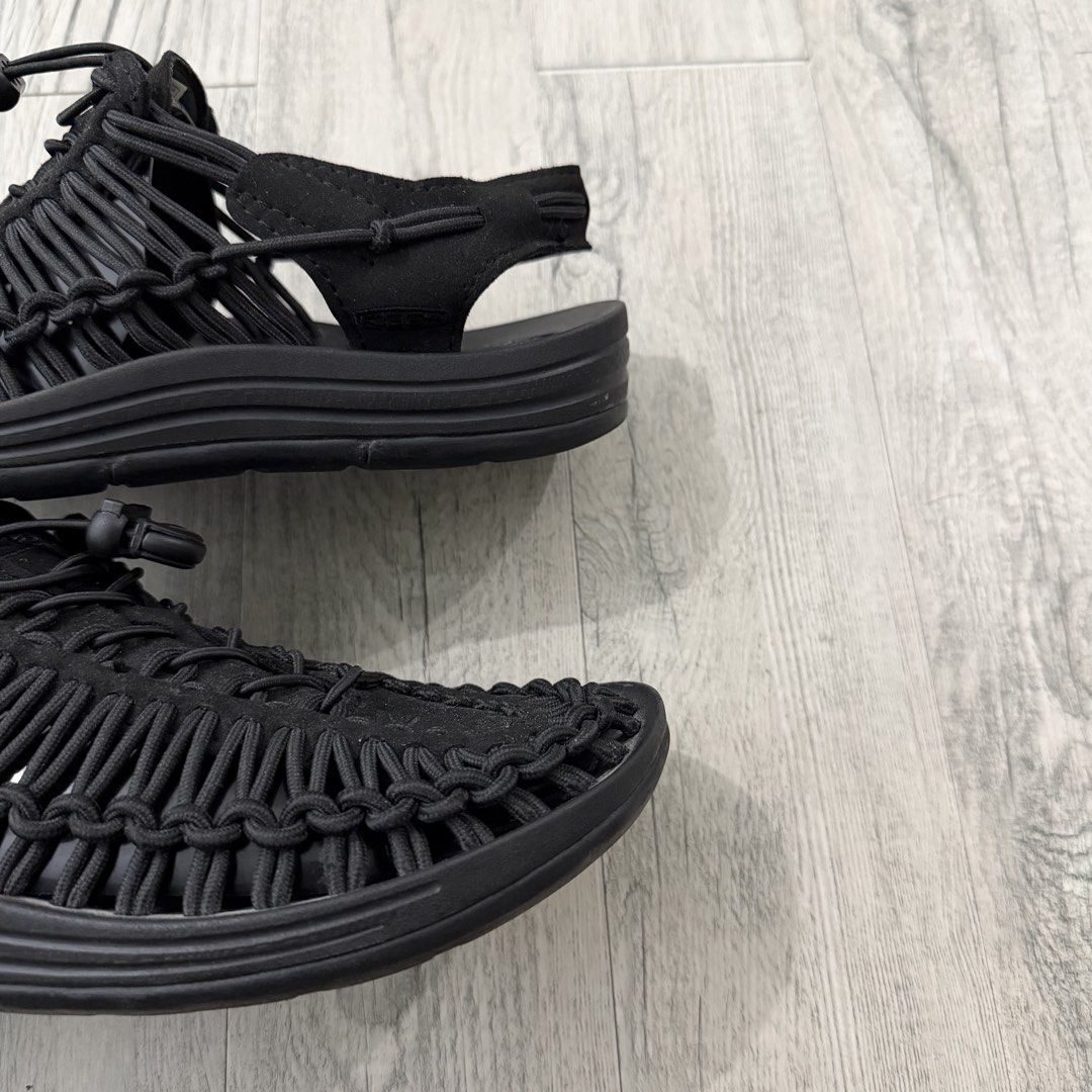 Keen Uneek (Category: Sneakers) located in Manila. Submitted by wornagainstudios2 (Listing ID 1466293134, Image 3). Description: .