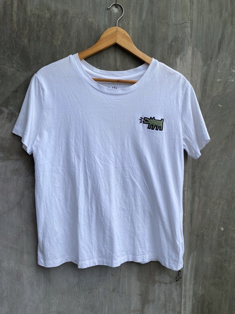KEITH HARING (Category: Shirts) located in Panabo. Submitted by banjogores (Listing ID 1466201622, Image 1). Description: 𝗗𝗜𝗠𝗘𝗦:18.5x23 𝗦𝗜𝗭𝗘:M ‎𝗖𝗢𝗟𝗢𝗥 𝗥𝗔𝗧𝗘:10/10 ‎𝗖𝗢𝗡𝗗𝗜𝗧𝗜𝗢𝗡: EXELLENT CONDITION ‎𝗜𝗦𝗦𝗨𝗘:NO.