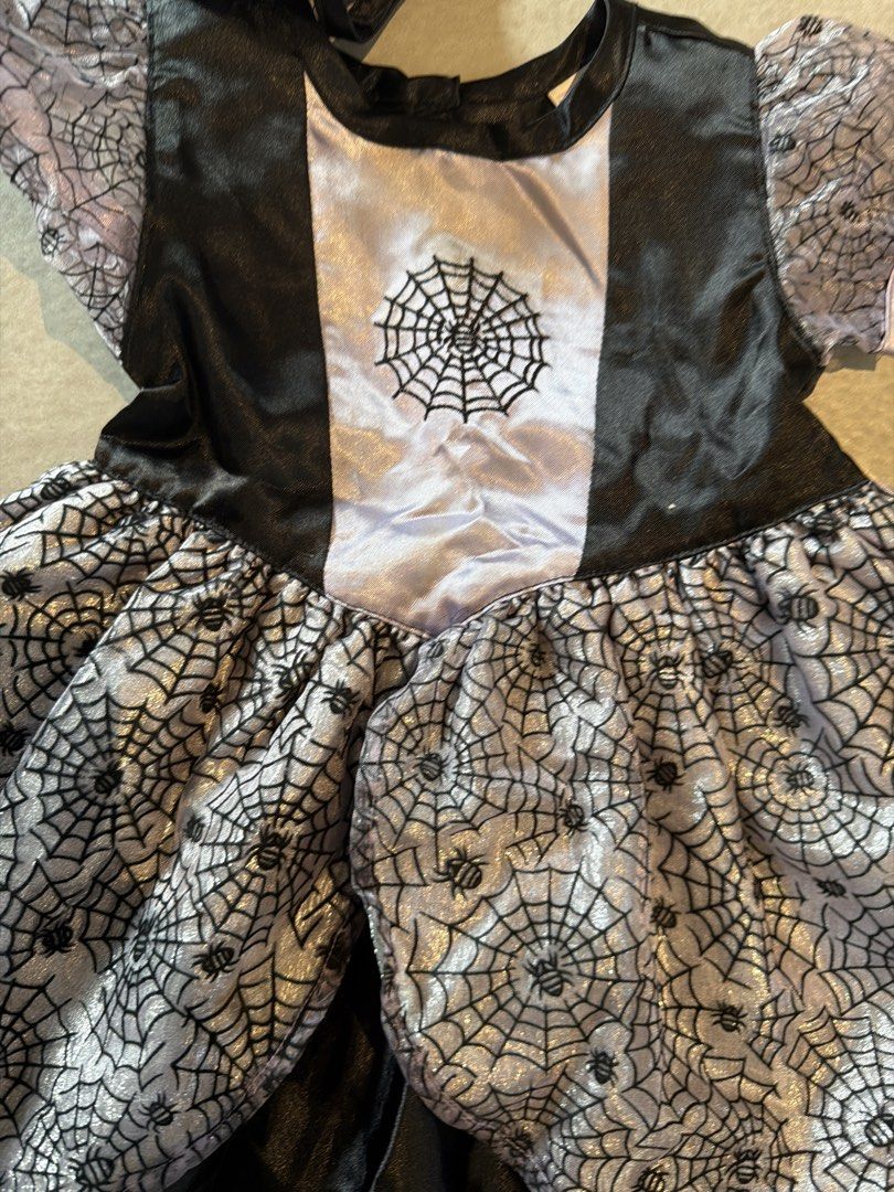 Kids Spider Witch Costume 1-2yo (Category: Babies & Kids Fashion) located in Las Pinas. Submitted by oliveguns (Listing ID 1466159996, Image 2). Description: - witch costume - will fit 1-2yo - never worn.