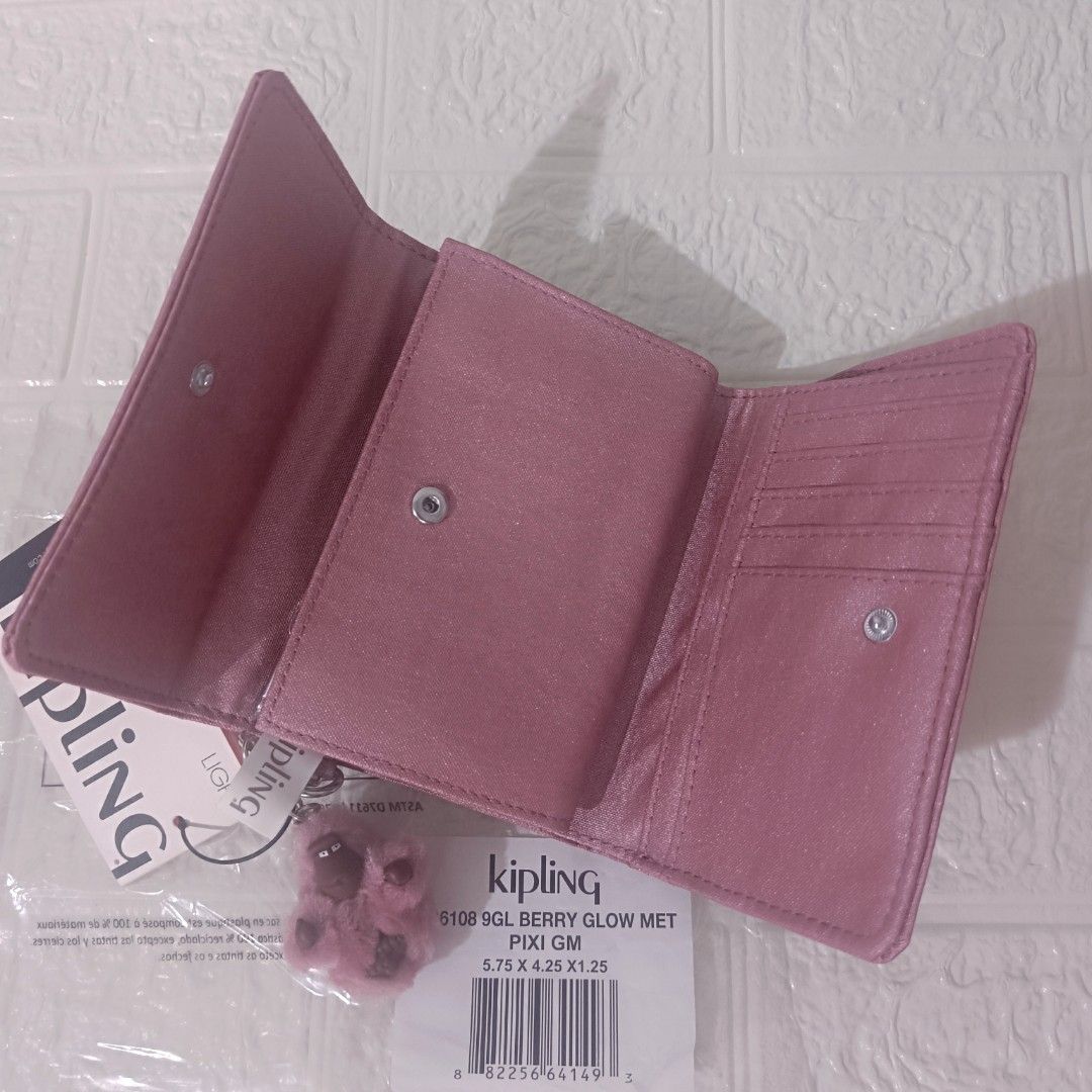 Kipling Pixi Medium Organizer Wallet (Category: Wallets & Card holders) located in Mandaluyong City. Submitted by sheila_snapshoppe (Listing ID 1466198836, Image 2). Description: 💯% guaranteed original from Kipling US 🇺🇸 Kipling Pixi Medium Organizer Wallet size: 5.75" x 4" x 1".