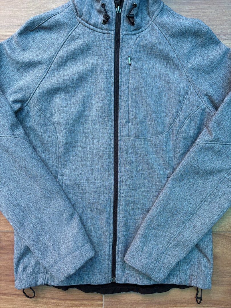Kirkland Signature Softshell Full Zip Jacket (Category: Coats, Jackets and Outerwear) located in Tacurong. Submitted by kmthrift19 (Listing ID 1466266472, Image 3). Description: Dimes: W20xL24.7 Condition: 9.9/10(never been used) Size on tag: Medium Issue: None RFS: Di kasya sa may ari.