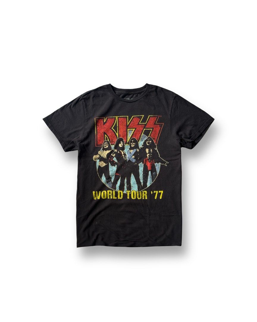 KISS BAND SHIRT (Category: Tshirts & Polo Shirts ) located in Davao. Submitted by kelsocool (Listing ID 1466255755, Image 1). Description: KISS “World Tour ‘77” Graphic Tee Dimes (inch): 26.5 - length 18 - width 7 - sleeve color rate: 9/10 good condition no issue Description: Classic KISS World Tour ‘77 front graphic on a washed black base. Solid vintage rock aesthetic, perfect for everyday streetwear layering..