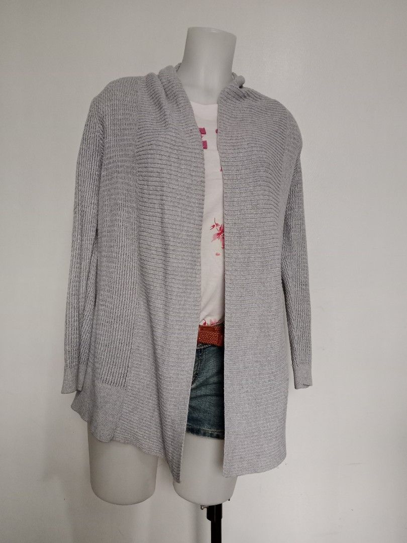 Knitted Cardigans (Category: Coats, Jackets and Outerwear) located in Manila. Submitted by mamapards17 (Listing ID 1466247074, Image 1). Description: .
