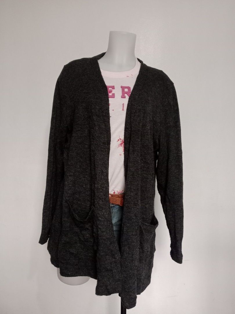 knitted cardigans (Category: Coats, Jackets and Outerwear) located in Manila. Submitted by mamapards17 (Listing ID 1466248313, Image 1). Description: .