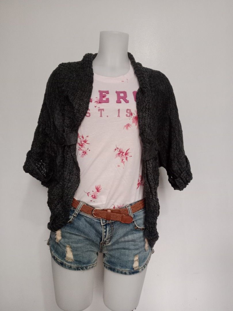 knitted cardigans (Category: Coats, Jackets and Outerwear) located in Manila. Submitted by mamapards17 (Listing ID 1466249839, Image 1). Description: .