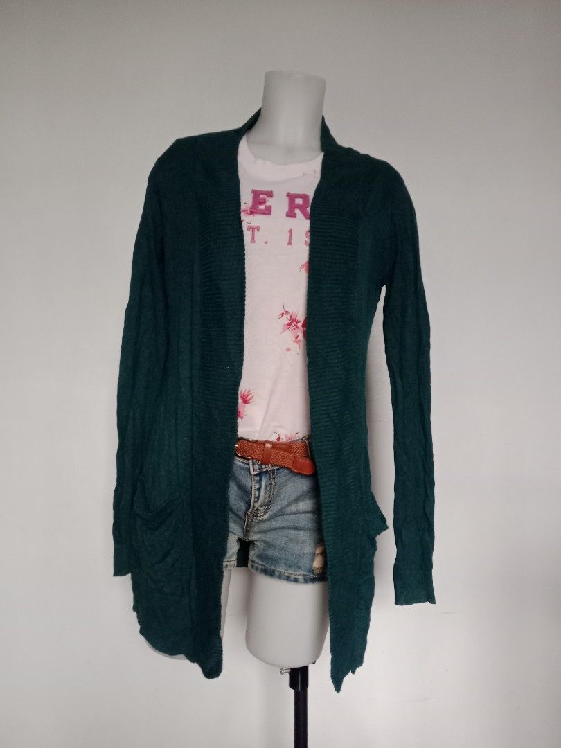 knitted cardigans (Category: Coats, Jackets and Outerwear) located in Manila. Submitted by mamapards17 (Listing ID 1466251533, Image 1). Description: .