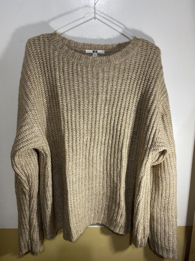 Knitted Jacket (Category: Coats, Jackets and Outerwear) located in Manila. Submitted by mxnkye (Listing ID 1466183485, Image 1). Description: Brand New! Size: Medium to Large frame Price is negotiable! Make an offer.