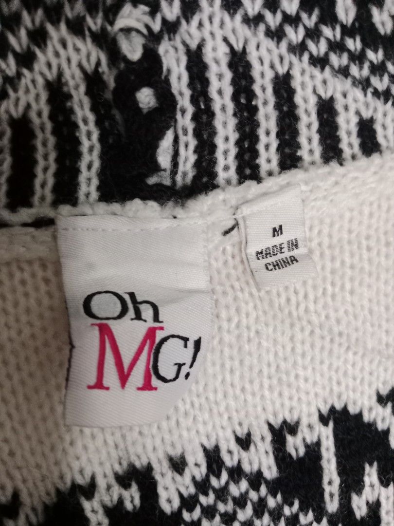knitted jacket (Category: Coats, Jackets and Outerwear) located in Manila. Submitted by mamapards17 (Listing ID 1466247958, Image 2). Description: .