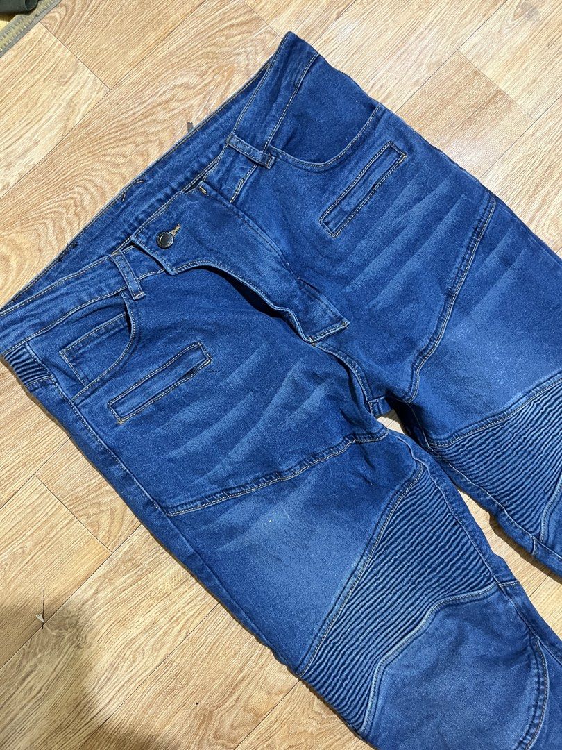 Komine Biker Pants (Category: Jeans) located in Zamboanga. Submitted by alterramz08 (Listing ID 1466157953, Image 3). Description: Komine Biker Pants Size 35 Length 41 Thighs 11 Leg Opening 7.5 Excellent Condition Brandnew with pads Price : 1,200 Pesos .