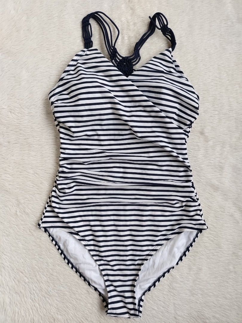 (L) KONA SOL (Category: Bikinis & Swimsuits) located in Paranaque City. Submitted by closetbykimkirsten (Listing ID 1466232912, Image 1). Description: 🎀Like New🎀 ✨Brand: KONA SOL ⚡Built in pad -Tummy Control 🪷Size: Large 💸Price: P280 (Non Negotiable) ♦️All Items are PRELOVED in good condition. ♦️Please do manage your expectations. ♦️WASH before USE ♦️BUY at your own RISK 🔥NO RETURN NO EXCHANGE POLICY🔥 ⛔BOGUS BUYER/JOY RESERVER will be poste
