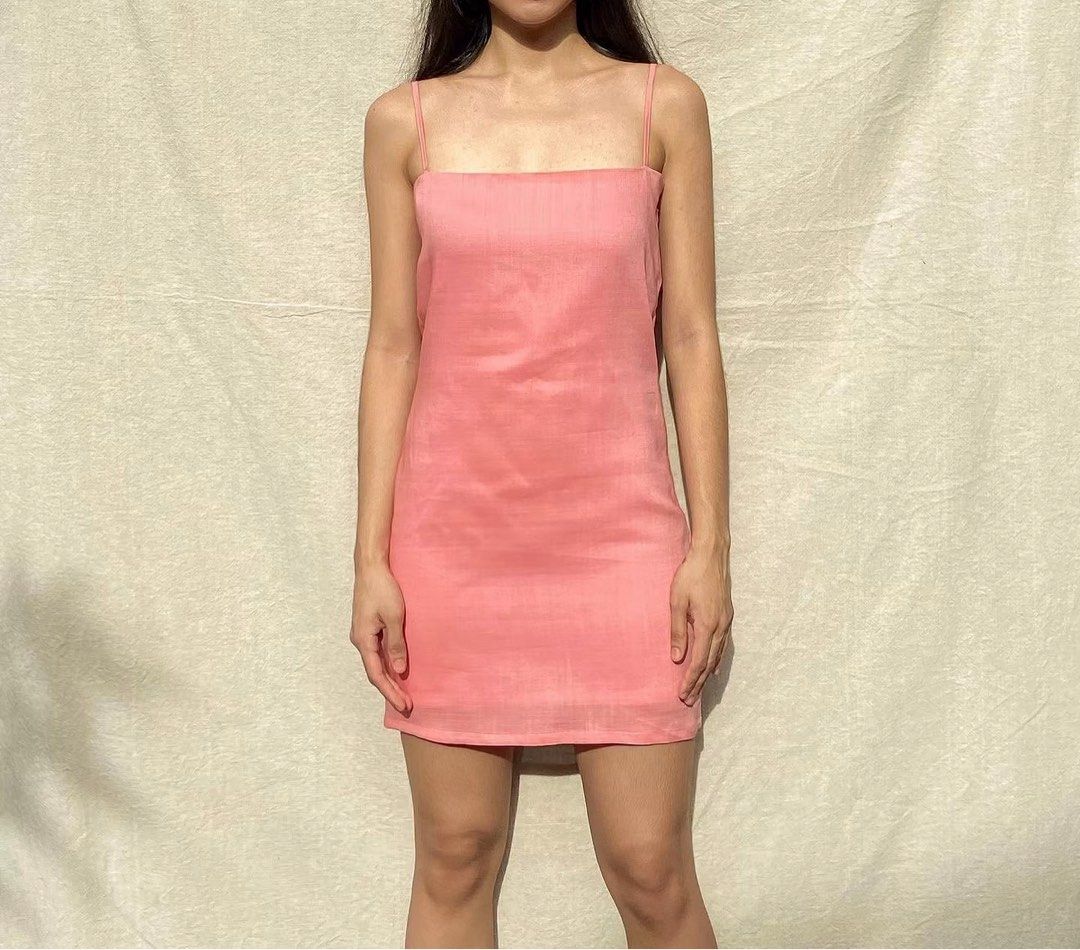 La Ocean Pink Linen Dress (Category: Dresses) located in Binan City. Submitted by bykkd (Listing ID 1466213162, Image 1). Description: SMALL fits 32/33 bust 31 waist 37 hips.