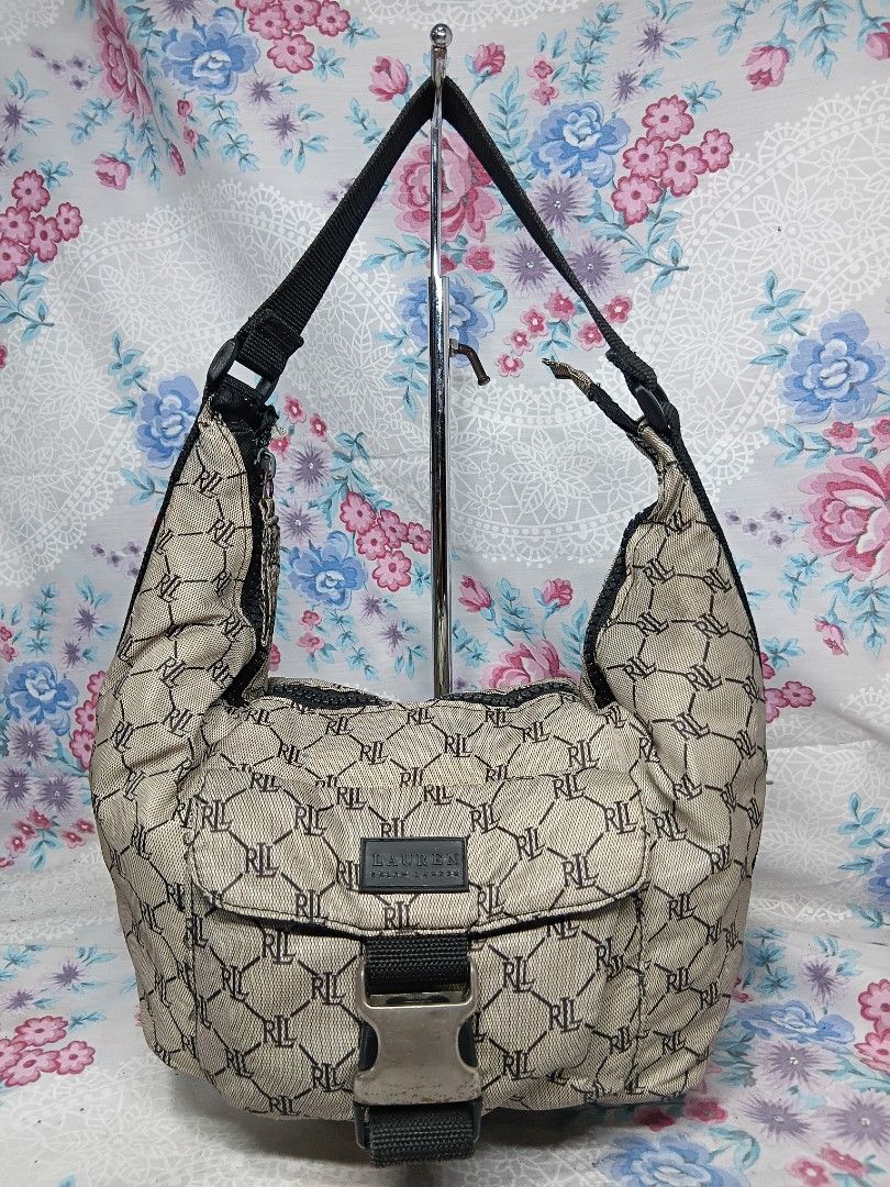 LAUREN BY RALPH LAUREN CANVAS SHOULDER BAG (Category: Shoulder Bags) located in General Mariano Alvarez. Submitted by adonid (Listing ID 1466217213, Image 1). Description: LAUREN BY RALPH LAUREN CANVAS SHOULDER BAG GOOD CONDITION NORMAL SIGN OF USAGE ONLY.