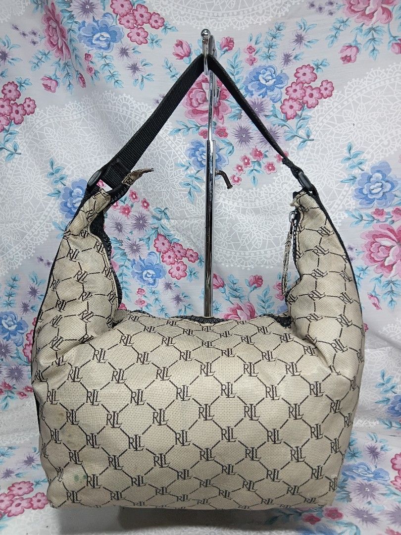 LAUREN BY RALPH LAUREN CANVAS SHOULDER BAG (Category: Shoulder Bags) located in General Mariano Alvarez. Submitted by adonid (Listing ID 1466217213, Image 2). Description: LAUREN BY RALPH LAUREN CANVAS SHOULDER BAG GOOD CONDITION NORMAL SIGN OF USAGE ONLY.