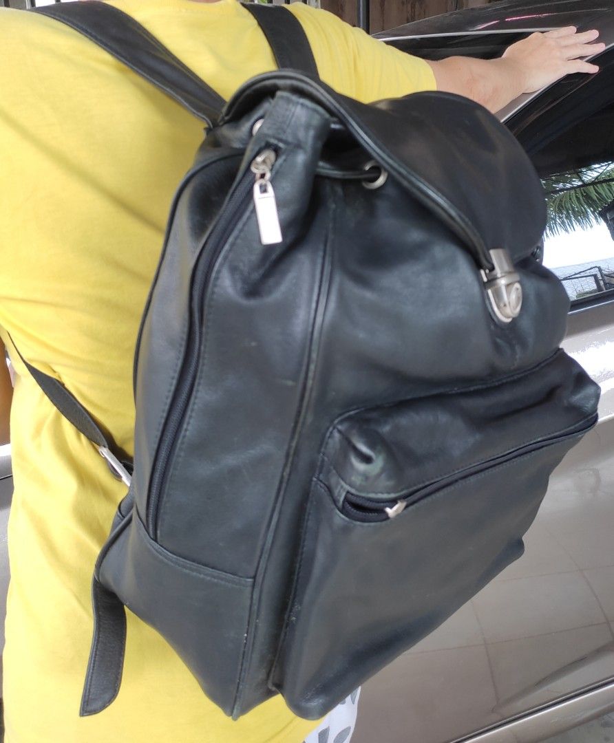 Leather backpack (Category: Backpacks) located in Cainta. Submitted by allauthenticbymj (Listing ID 1466212577, Image 2). Description: over all like new condition except for the zipper puller issue -seen on photo price:650 last price posted ***buyer shoulders sf LOCATION: CAINTA Courier choices and MOP Gogo express (cod option) LBC (pay sf first-- cop for the item's amount) J&t (gcash payment) Lalamove for same day delivery Gcash payment.