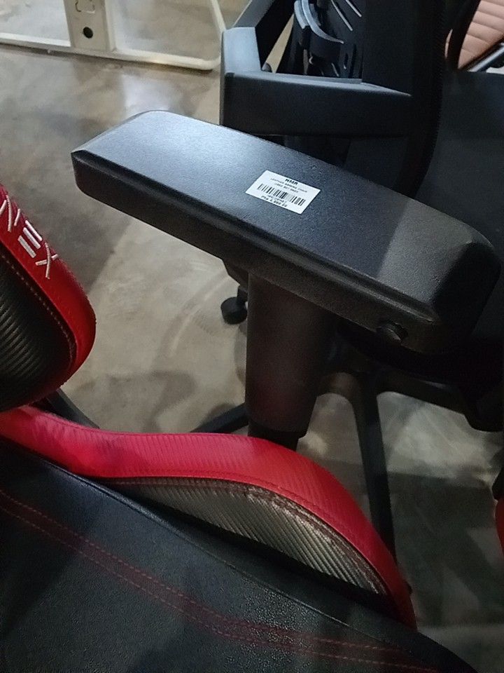 Leather gaming chair (Category: Other Accessories) located in Manila. Submitted by elaine838 (Listing ID 1466233962, Image 2). Description: - Brand new arrival - Model: ONEX Leather Gaming Chair - Premium leather material for ultimate comfort - Perfect for gaming setups and work-from-home stations - Condition: 7/10 - Meetups available at HMR Trading Haus, Caloocan City.