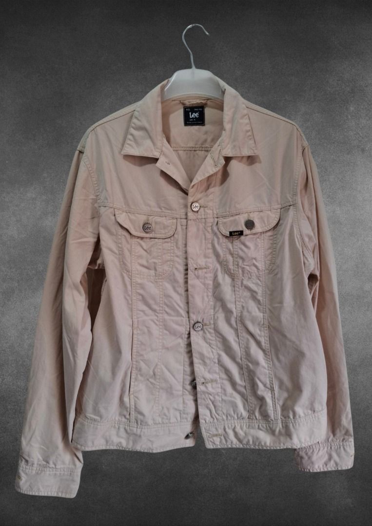 Lee Beige Cotton Button-Up Jacket Size XL (Category: Coats, Jackets and Outerwear) located in Bulacan. Submitted by kei.collections (Listing ID 1466307898, Image 1). Description: - Brand: Lee - Color: Light Beige - Color Rate: 10/10 - Size: XL - Material: Durable cotton with contrast stitching - Features: Classic button-up, chest pockets, collar, and adjustable waist tabs - Style: Versatile casual outerwear - Condition: 10/10 - Issue: None - Mode