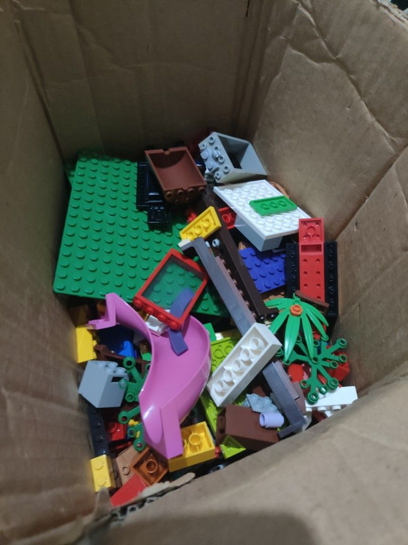 Lego authentic (Category: Lego & Building Sets) located in Manila. Submitted by smiley_a (Listing ID 1466233664, Image 2). Description: from japan box super dami.