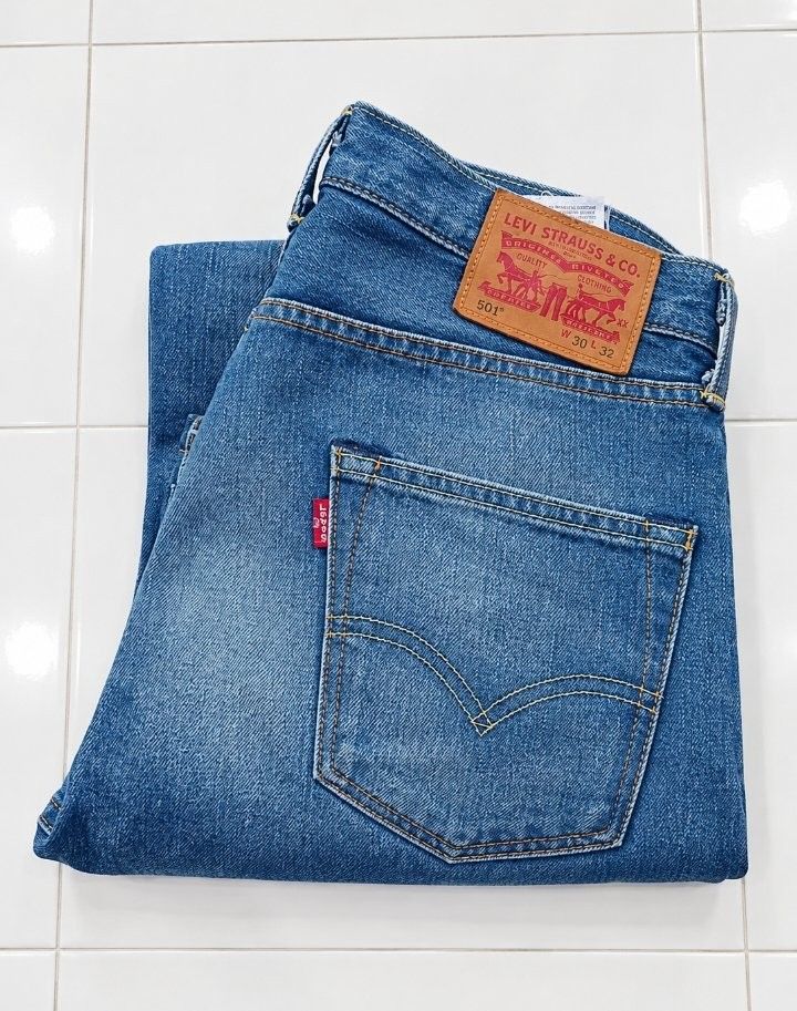 Levis 501 jeans (Category: Jeans) located in Imus. Submitted by ukay_everyday05 (Listing ID 1466248554, Image 1). Description: .