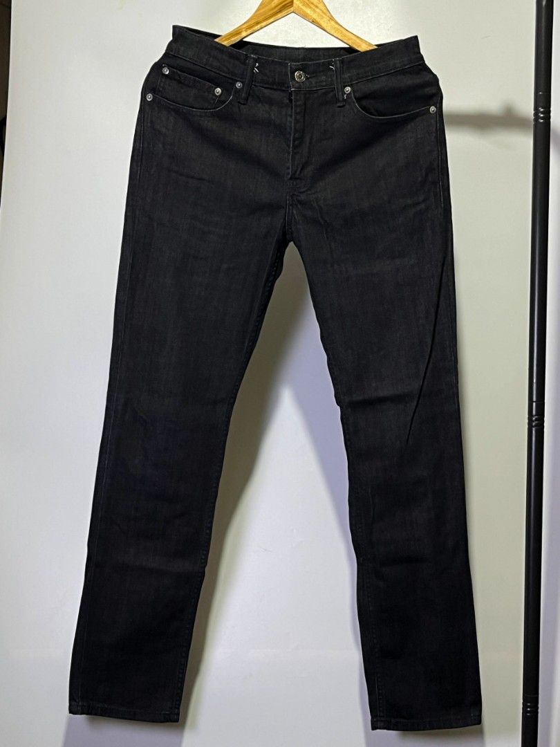 LEVIS BLACK DENIM JEANS (Category: Jeans) located in Davao. Submitted by nmd.archives (Listing ID 1466187500, Image 2). Description: Size: 30 Length: 41.5 Hem: 7 Color rate and condition: 9.8/10 No issue.