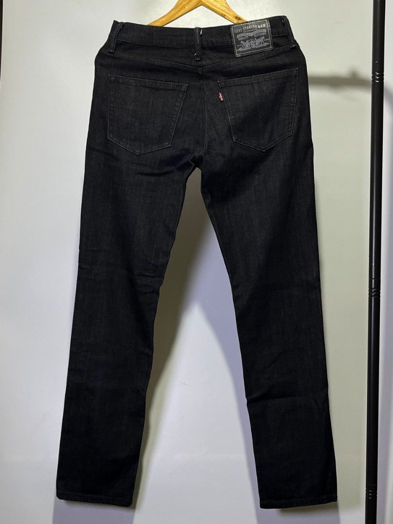 LEVIS BLACK DENIM JEANS (Category: Jeans) located in Davao. Submitted by nmd.archives (Listing ID 1466187500, Image 1). Description: Size: 30 Length: 41.5 Hem: 7 Color rate and condition: 9.8/10 No issue.