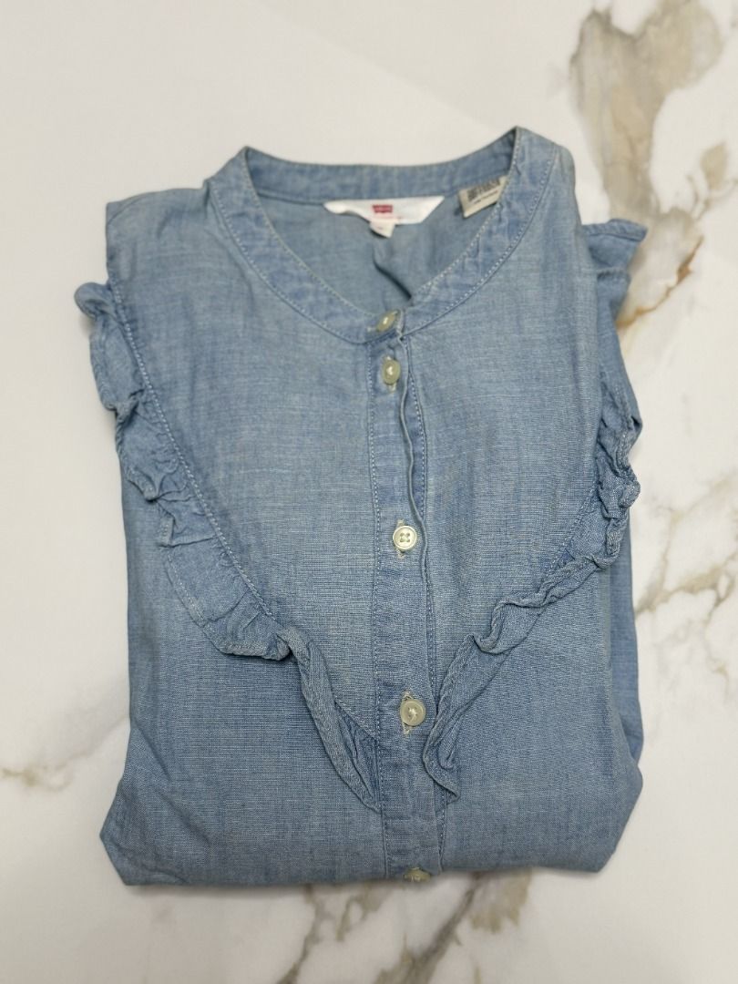 LEVIS Blue Blouse Blouse in XS (Category: Blouses) located in Marikina City. Submitted by tashdeclutters. (Listing ID 1466219650, Image 3). Description: ✨ LEVIS Blue Blouse Blouse in XS - P690 ✨ Condition3: Good/Lightly Used 🛍️ Purchased in: Philippines ✨ @tashdeclutters ✨ Created to share the things that no longer spark joy with Tash — and hopefully, let them spark joy for someone else. 🤍 📌 SHOP POLICIES • Prices posted are FINAL. • NO LOWBAL