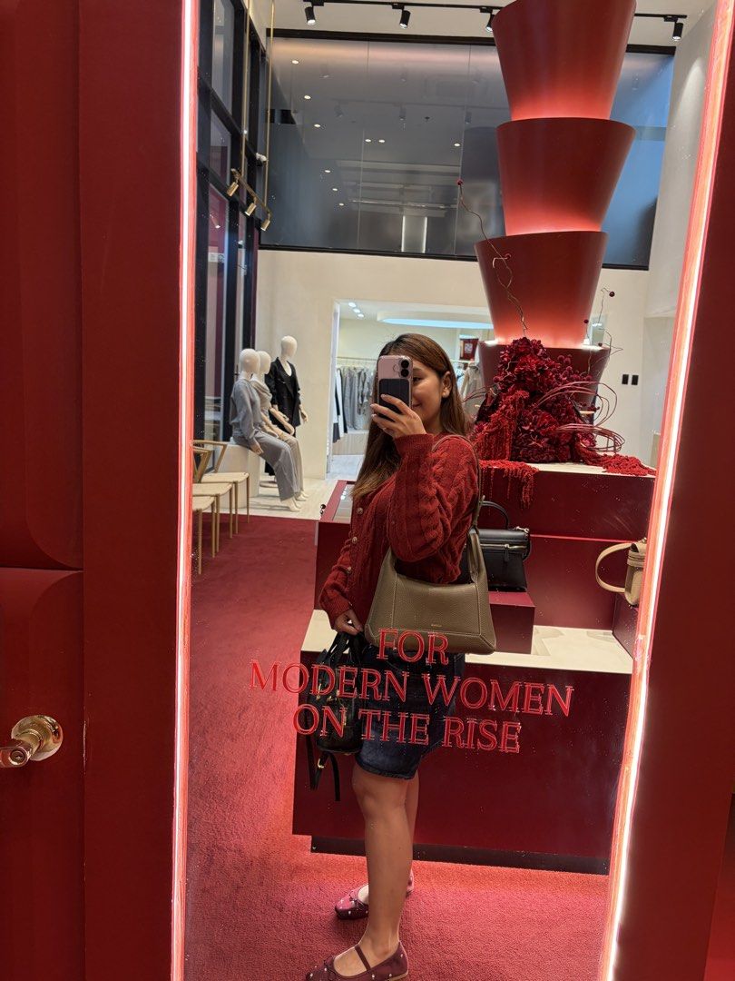 Lomafe Fien in Taupe (Regular size) (Category: Luxury Bags & Wallets) located in Quezon City. Submitted by _jennkyle10 (Listing ID 1466232513, Image 2). Description: Used a few times only Bought in store at reg price (14,800) With dustbag and box Can do meetup near SM North/Commonwealth .