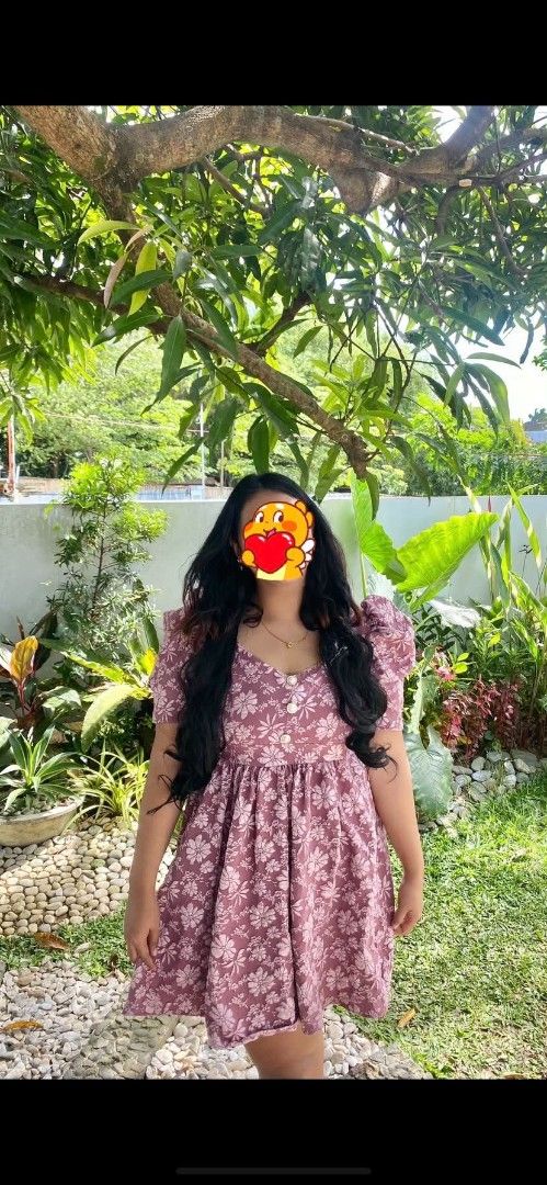 LONG CURLY HAIR EXTENSION BLACK (Category: Hair) located in Pasig City. Submitted by warmdolphin-4e31 (Listing ID 1466163909, Image 3). Description: - Brand: Seven Queen - Style: Long curly hair extension with big waves - Color: Natural black (blends seamlessly with dark hair) - Design: U-shaped one-piece clip-in for easy wear - Benefit: Gives instant length and volume.