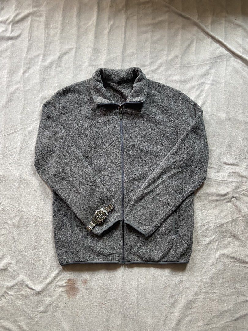LONGSLEEVE ZIP UP (Category: Coats, Jackets and Outerwear) located in Bacolod City. Submitted by clerkhexx (Listing ID 1466320772, Image 1). Description: UNIQLO FULL ZIP GREY LONG SLEEVE Brand: UNIQLO Measurements: WIDTH 20 LENGHT 25 Mine: 250 Condition of this item 10 - color rate 10- no issue Check every photos for conditions of the item.