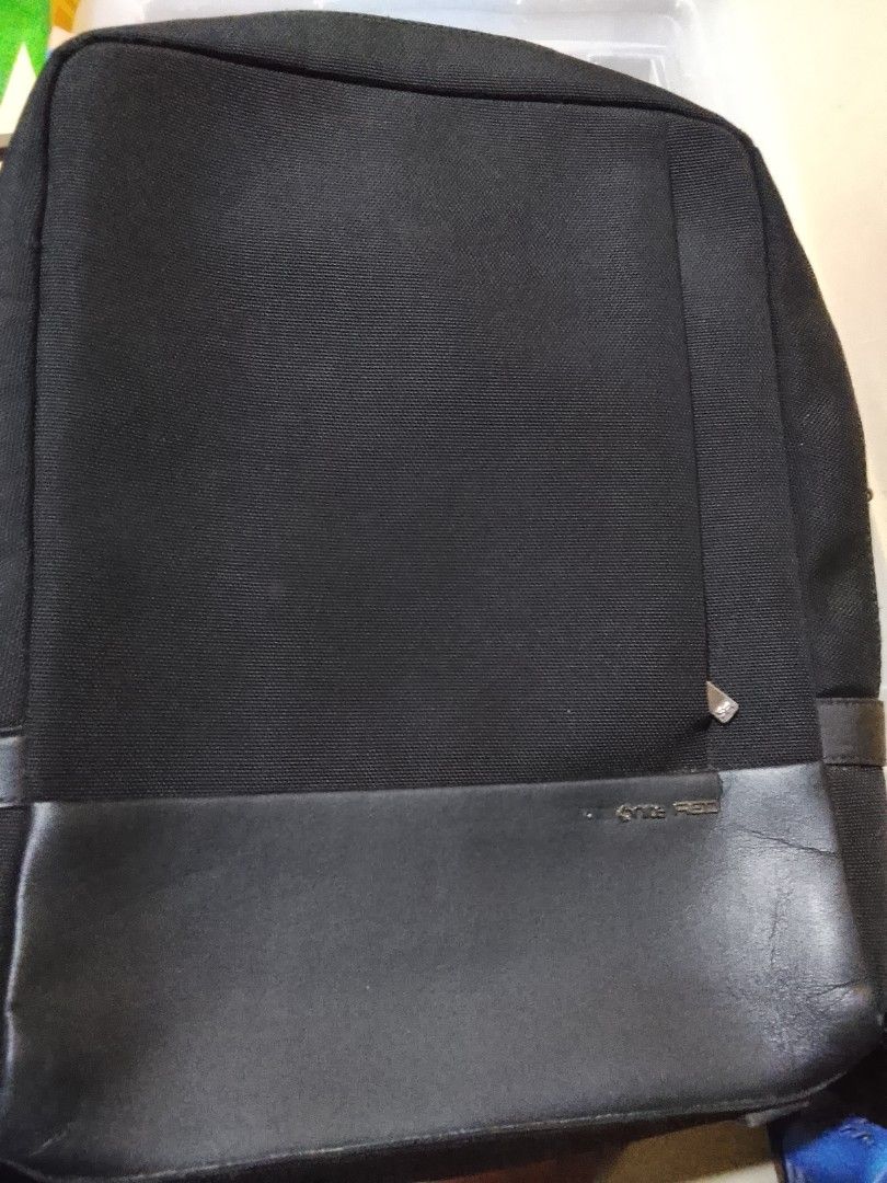 Louie vuiton samsonite (Category: Cross-body Bags) located in Quezon City. Submitted by trishboutique04 (Listing ID 1466309413, Image 2). Description: 2 in 1 LV not sure if original but there is code inside with free bp samsonite.