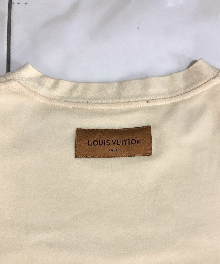 Louis vuitton (Category: Activewear) located in Manila. Submitted by thrifted1997 (Listing ID 1466181891, Image 3). Description: Good Condition Color Rate 9.5/10 Fit to meduim No issue.