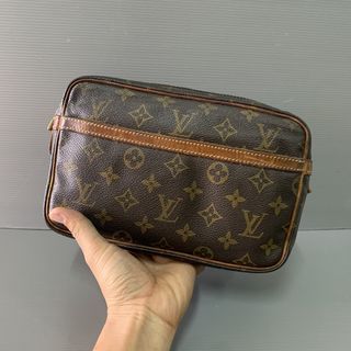 (Category: ) located in . Submitted by vintagebrandedstore (Listing ID 1466275216, Image 1). Description: .