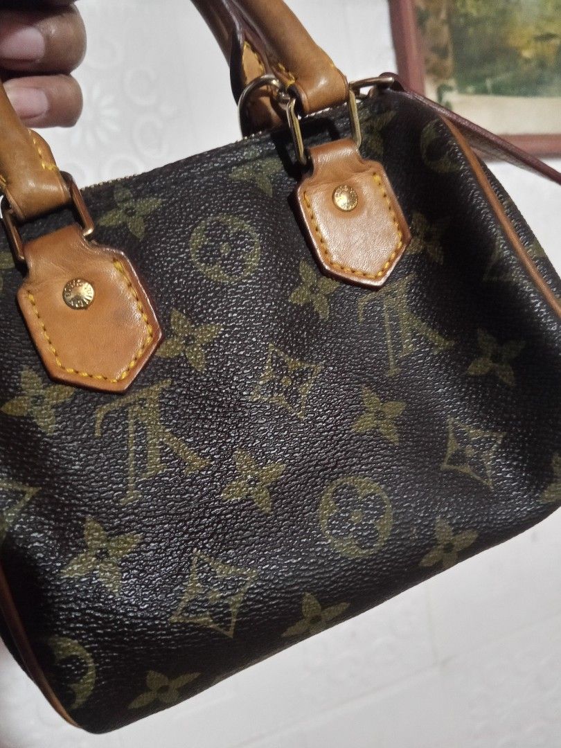 Louis Vuitton (Category: Cross-body Bags) located in Zamboanga. Submitted by alminajammang19 (Listing ID 1466287759, Image 2). Description: Louis Vuitton mini speedy from Japan surplus.