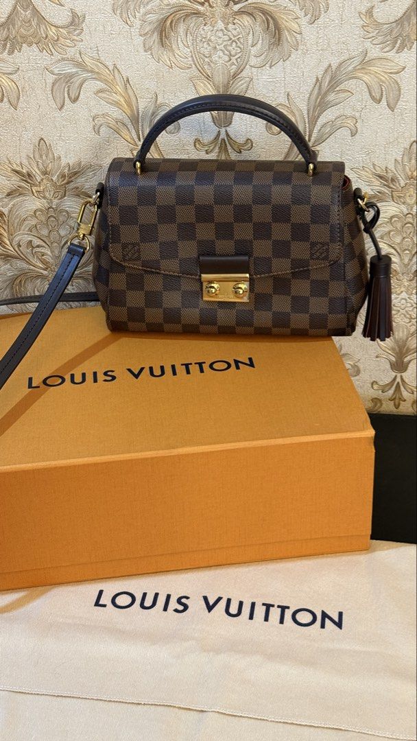 LOUIS VUITTON CROISETTE DAMIER EBENE (Category: Luxury Bags & Wallets) located in Paranaque City. Submitted by j.tricianicoleanne (Listing ID 1466185502, Image 2). Description: 👜 Louis Vuitton Croisette in Damier Ebene Beautifully maintained and in pristine condition. A timeless and elegant Louis Vuitton piece with a structured silhouette that can be carried by the top handle or worn as a shoulder/crossbody bag using the detachable strap. ✨ Pris