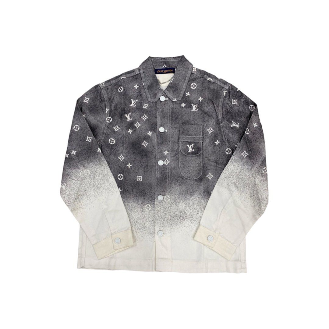LOUIS VUITTON DENIM JACKET (Category: Coats, Jackets and Outerwear) located in Manila. Submitted by brndn.rgld (Listing ID 1466210384, Image 1). Description: 21 width 27 length Like new condition No issue Pwede pang alis Dm me ur sure offer📲.