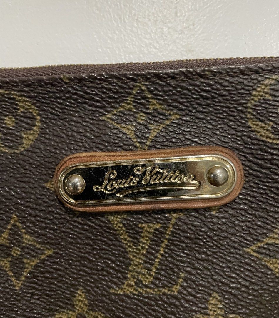 Louis Vuitton Monogram Eva Clutch (Category: Luxury Bags & Wallets) located in San Carlos City. Submitted by latumsthrift (Listing ID 1466263751, Image 2). Description: Louis Vuitton Monogram Eva clutch Good Condition Issue : See last photo Dm📩.