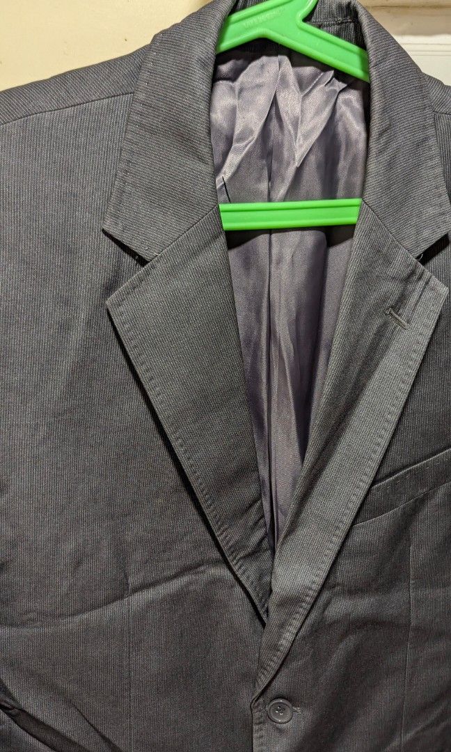 Lousvuitton blazer Jacket (Category: Luxury Apparel) located in Pasay City. Submitted by aatapparelshop (Listing ID 1466255768, Image 3). Description: EXCELENT CONDTION NO ISSUE DIMES L32 W 19 AUTHENTIC 💯 3K SHIPPPED.