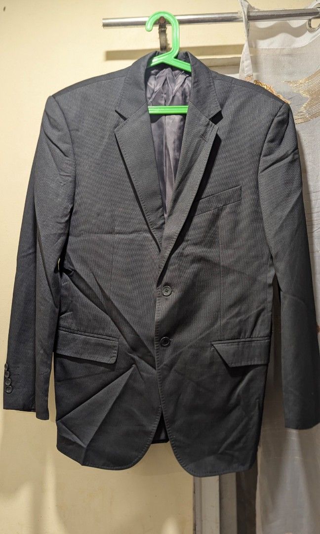 Lousvuitton blazer Jacket (Category: Luxury Apparel) located in Pasay City. Submitted by aatapparelshop (Listing ID 1466255768, Image 1). Description: EXCELENT CONDTION NO ISSUE DIMES L32 W 19 AUTHENTIC 💯 3K SHIPPPED.