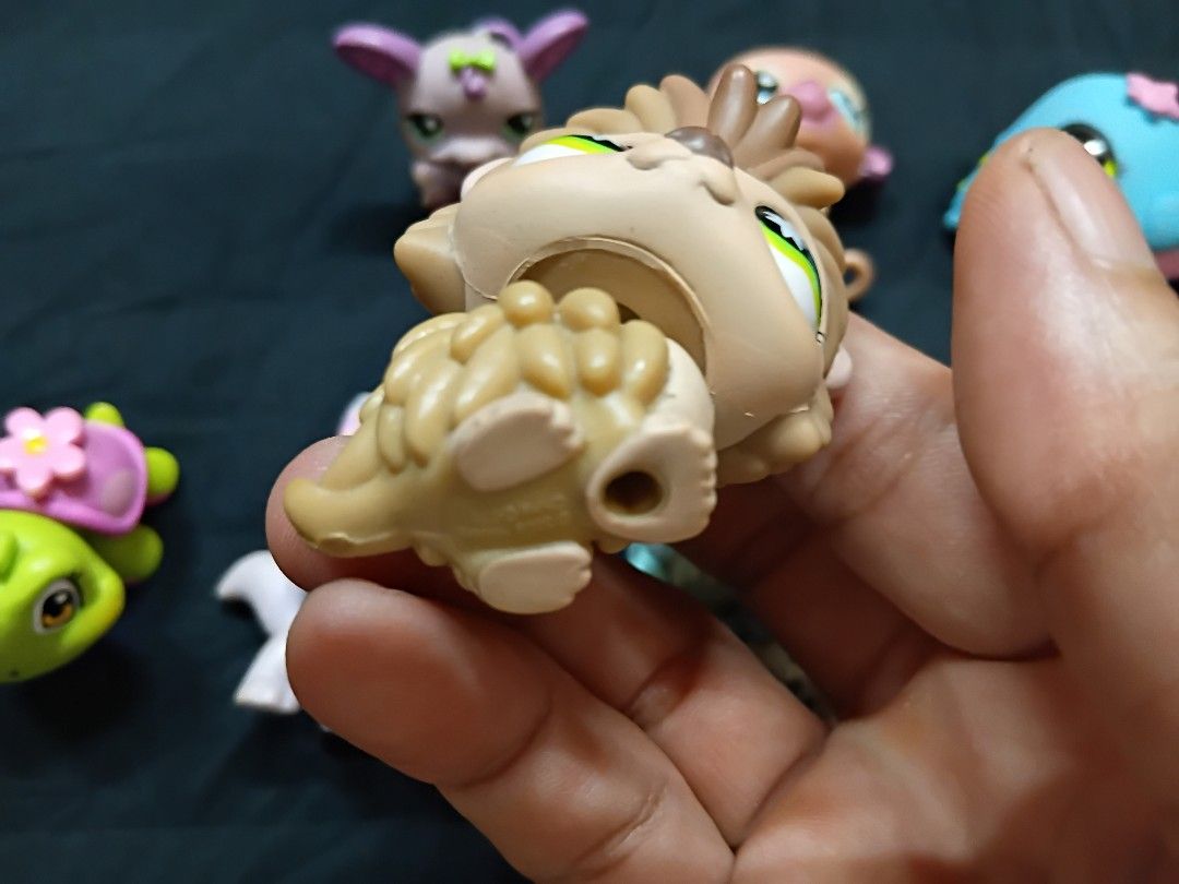 LPS Bundle Set (Category: Figurines & Statues) located in Quezon City. Submitted by coffeeyuki56158 (Listing ID 1466168538, Image 2). Description: littlest pet shop bundle sold as set only po all authentic 7 lps figurine , yung isa pinypon pets na turtle po yun na authentic din po yun good for those who collect authentic lps toys qc areas meet ups po.