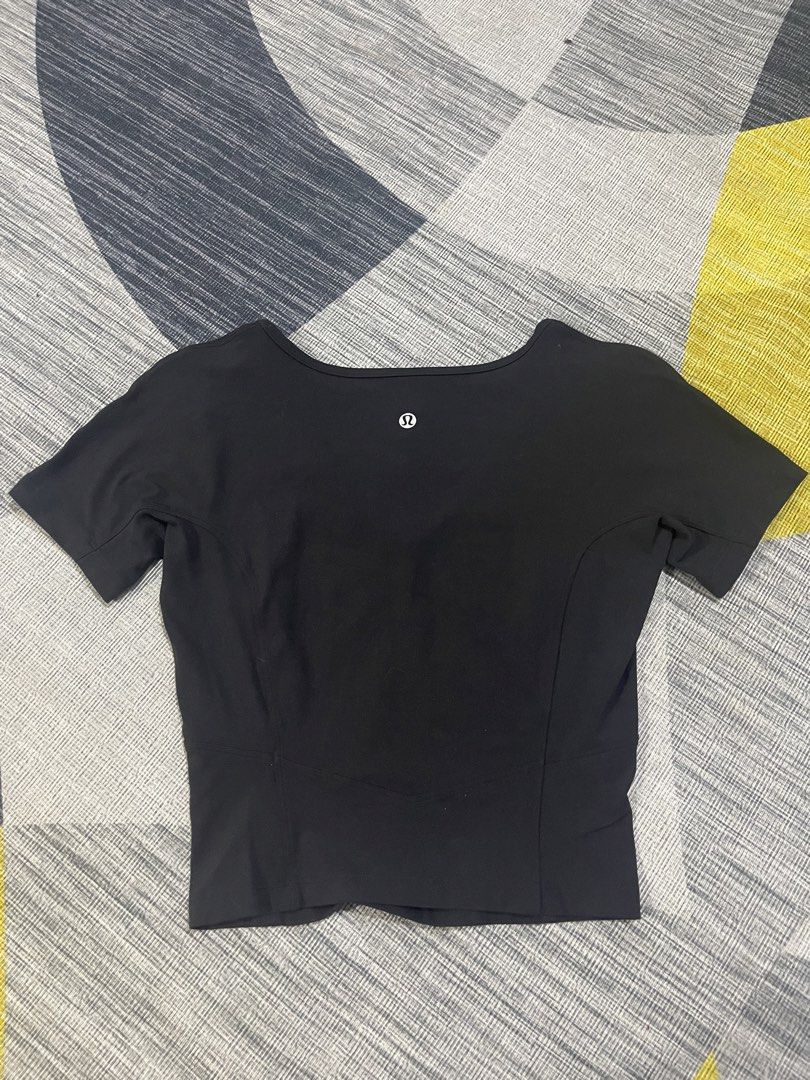 Lululemon align t shirt (Category: Shirts) located in Taytay. Submitted by ekselentekondisyon (Listing ID 1466282621, Image 2). Description: Lululemon align t shirt V neck Excellent condition Malambot tela No issue Dot 4 on tag Taytay rizal location.
