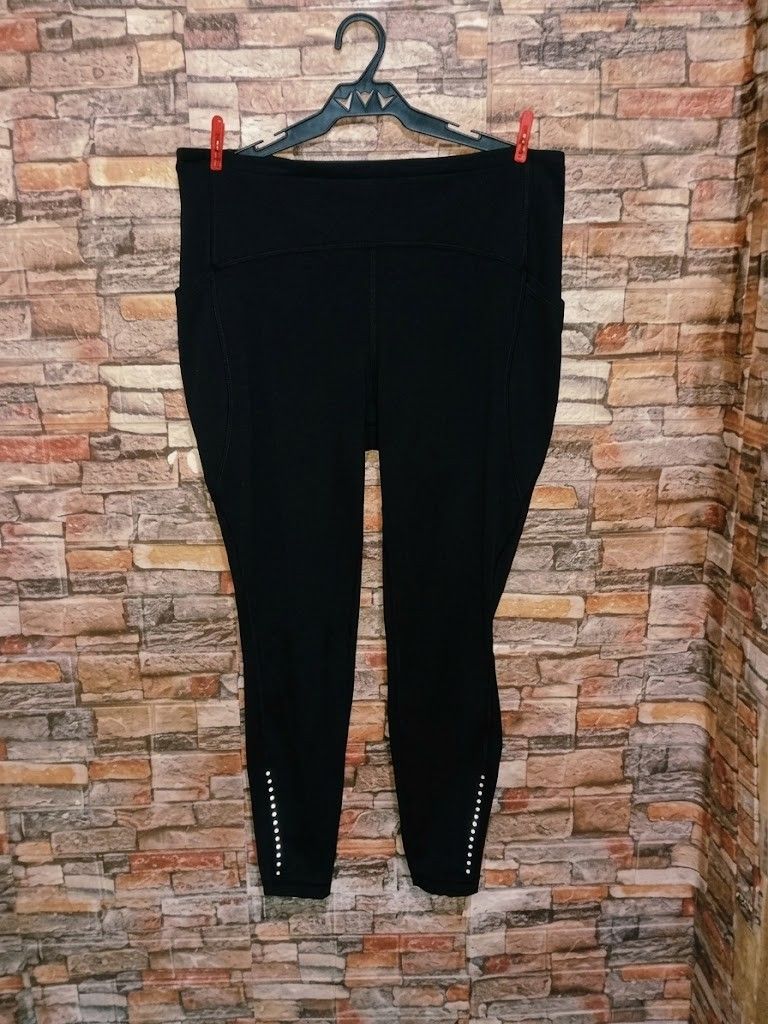 Lululemon Swift Speed High Rise Tight (Dot 16) (Category: Activewear) located in Manila. Submitted by liz_gatz (Listing ID 1466223185, Image 2). Description: - Brand: Lululemon -Dot 16 - Color: Black - Style: High-rise running tights - Pockets: Convenient drop-in pockets on both sides for phones + secure back waistband pocket - Safety: Reflective dots near cuffs for low-light visibility - Fabric: Smooth, comfortable 4-way stretch.