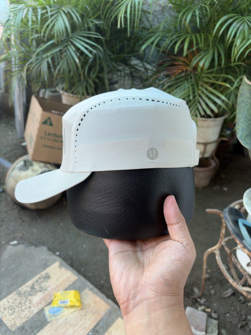 LULULEMON Team Canada Race Kit Hat *COC Logo (Category: Caps & Hats) located in Bayambang. Submitted by frugal_vouge (Listing ID 1466163489, Image 3). Description: No issue as new condition.
