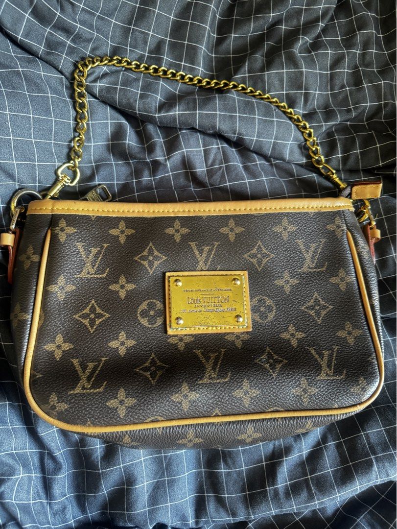Lv bag (Category: Luxury Bags & Wallets) located in Taguig. Submitted by babygirlcloset02 (Listing ID 1466189907, Image 3). Description: Louis Vuitton Kili Bag 🤎 Slightly used and still in good condition. ✨ Has code ✨ Pre-loved / lightly used ✨ Classic and easy to style ✨ Good condition overall No papers included. Please manage expectations and feel free to message me for more details or photos. 🤍.